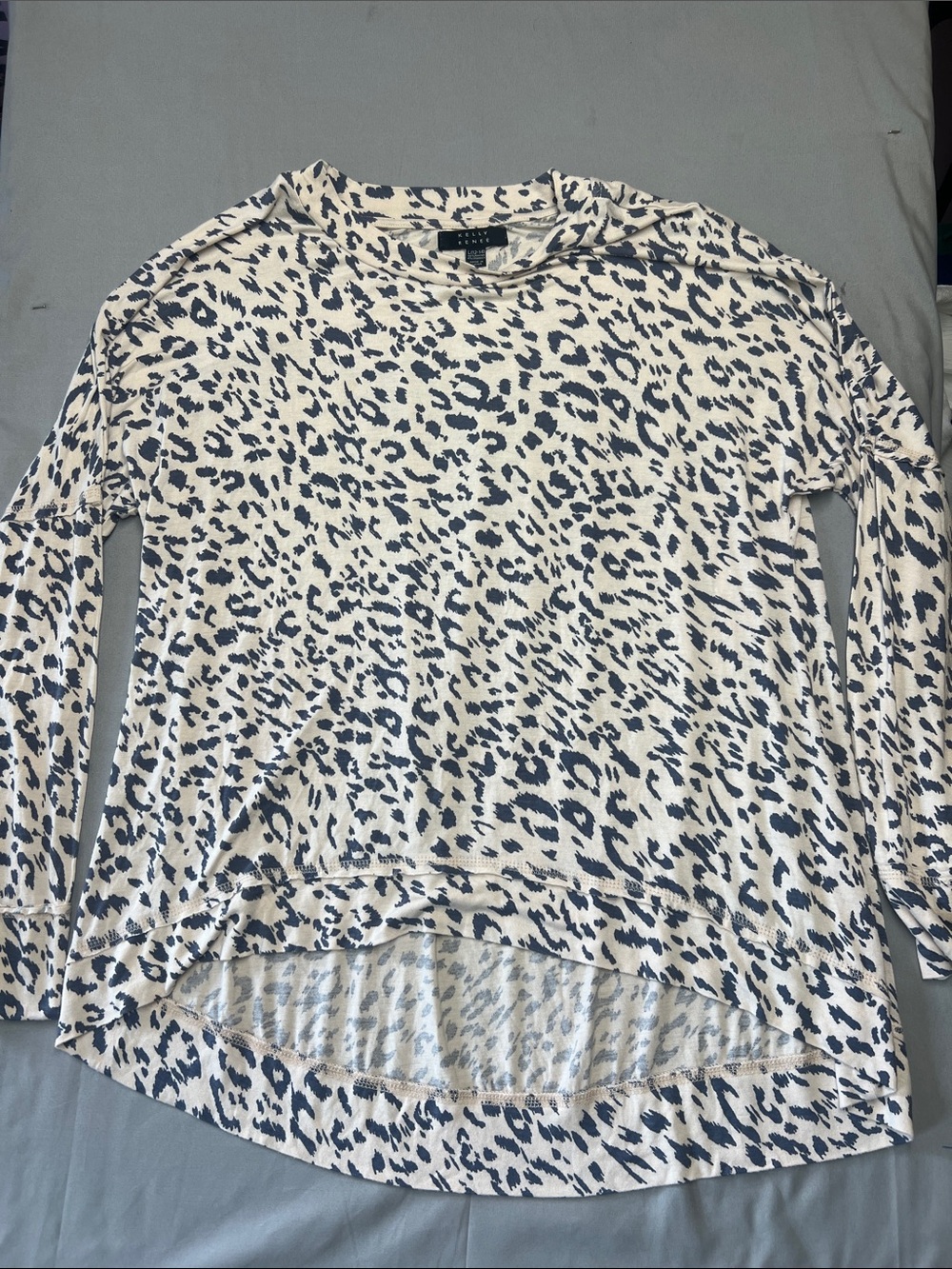 Women’s Cream Long-Sleeve Leopard Print Top0871-a1